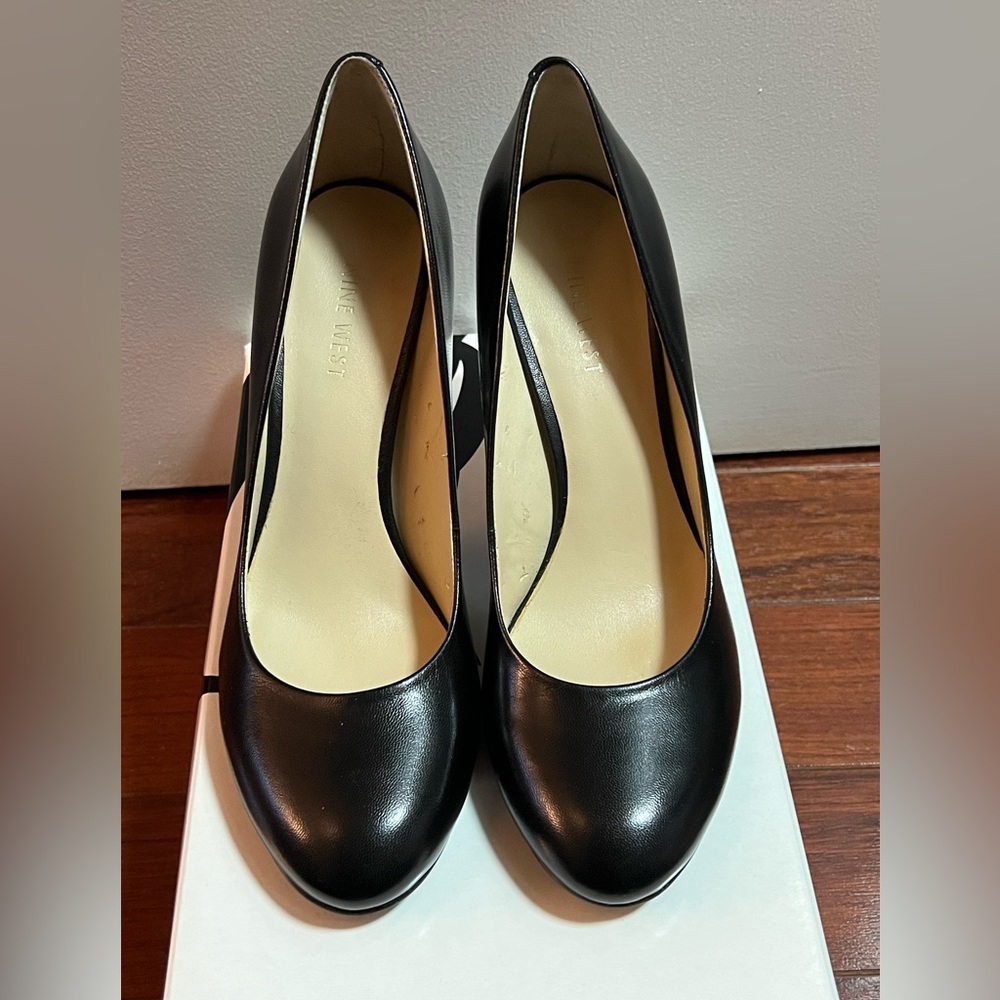 Nine West Caressa Black Leather Pumps-Size 7.5M